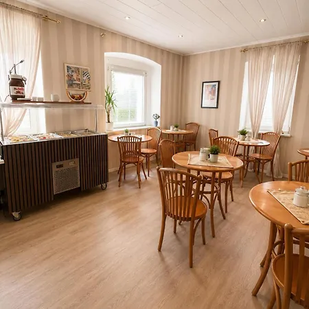 Hotel Alte Mainbruecke - 24 Stunden Check Inn Hotel Kitzingen